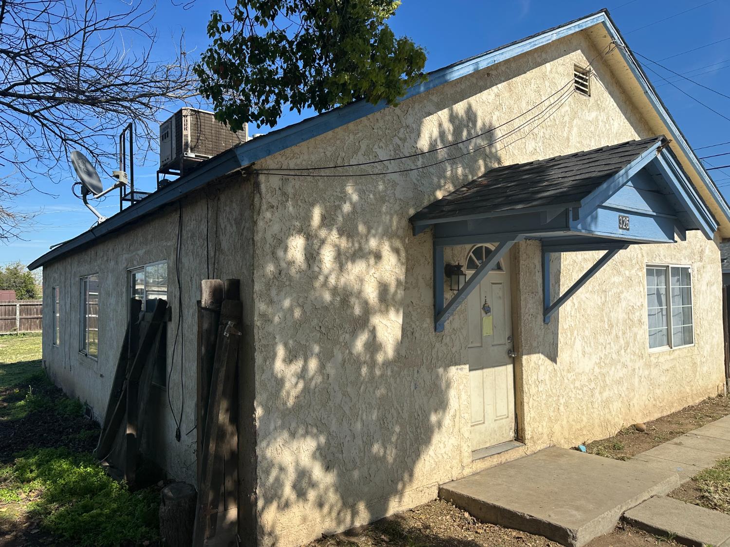 325 S 7th St, Chowchilla, CA 93610