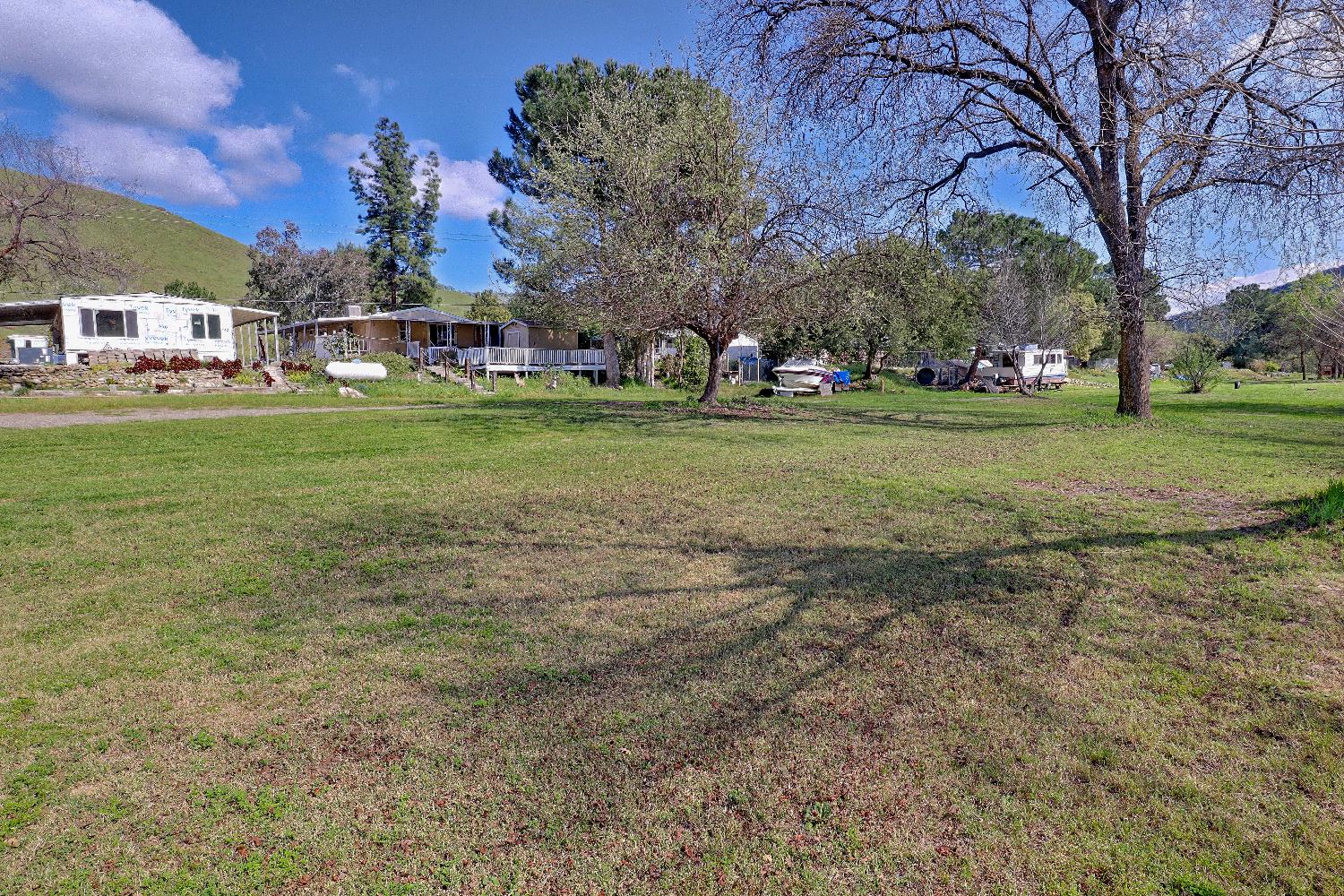 25433 Trimmer Springs #4, Sanger, CA 93657