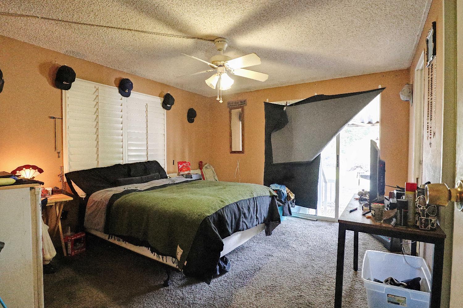 25433 Trimmer Springs #4, Sanger, CA 93657