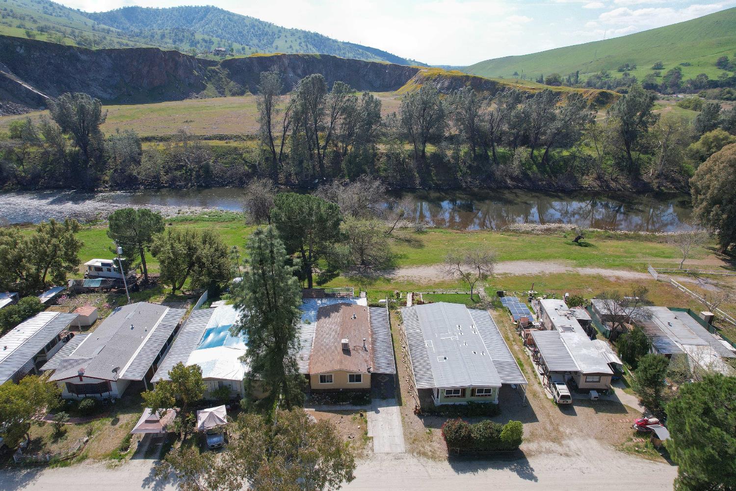 25433 Trimmer Springs #4, Sanger, CA 93657