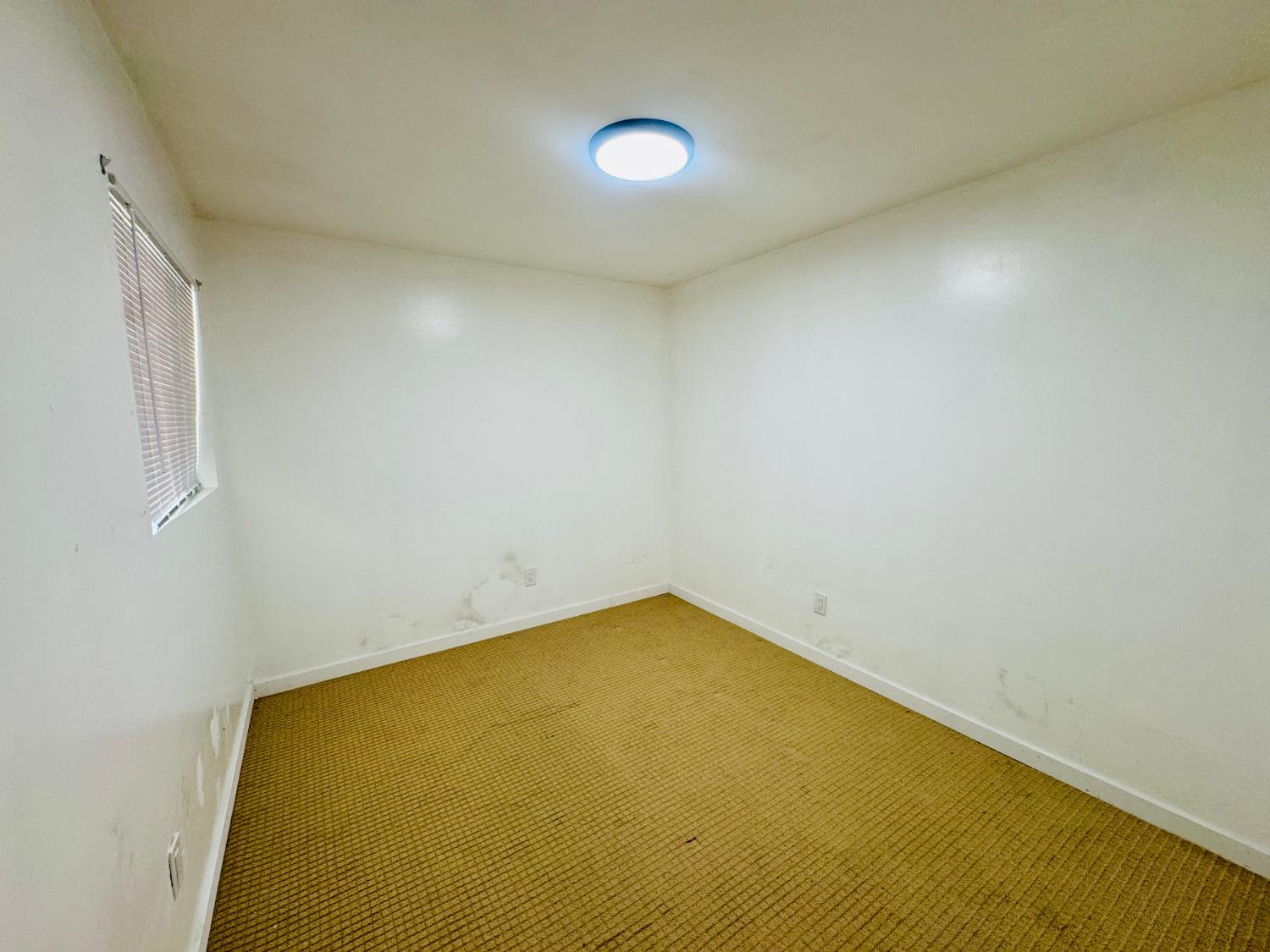 1031 Elizabeth Ct, Bakersfield, CA 93308