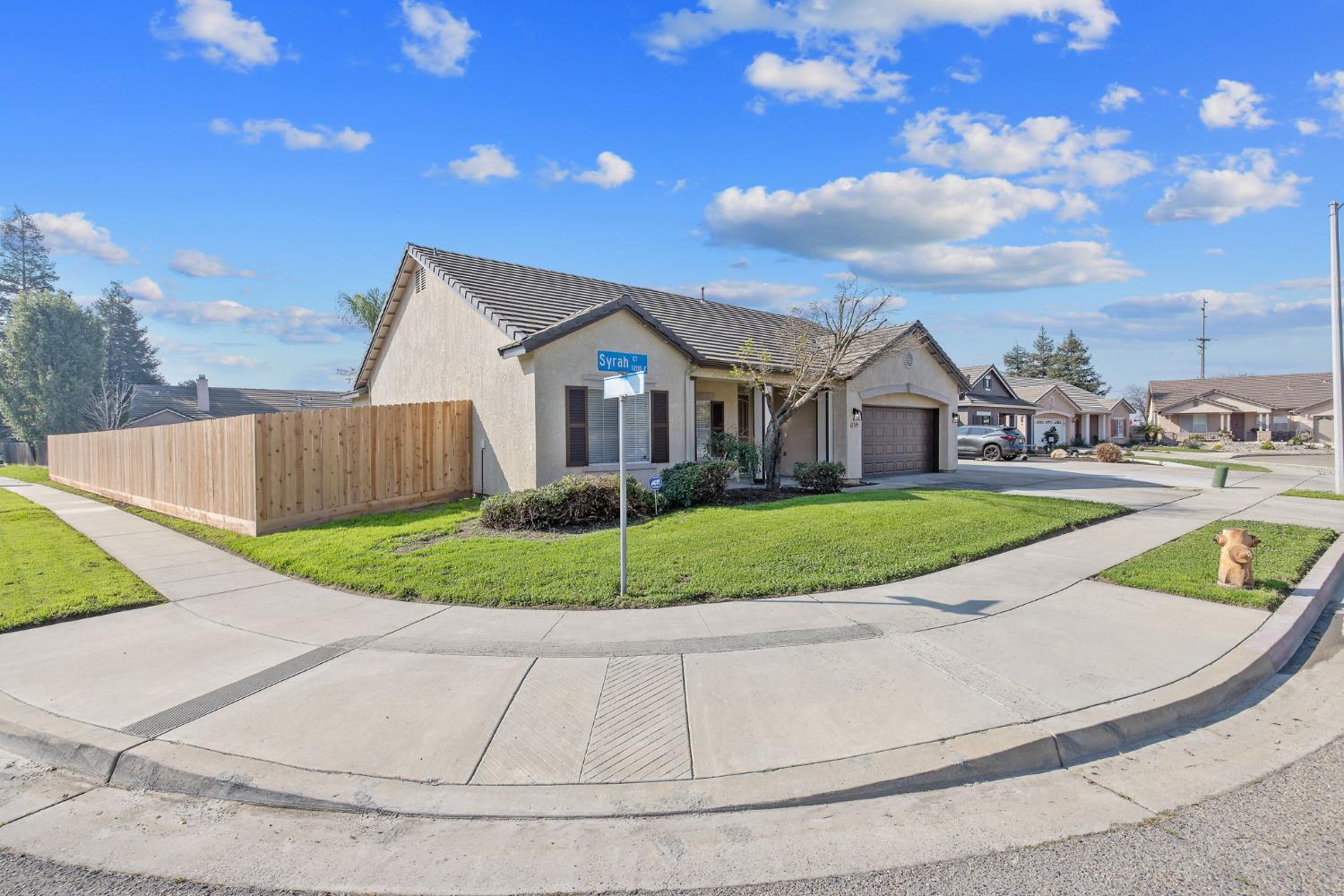 1159 Syrah Ct, Tulare, CA 93274