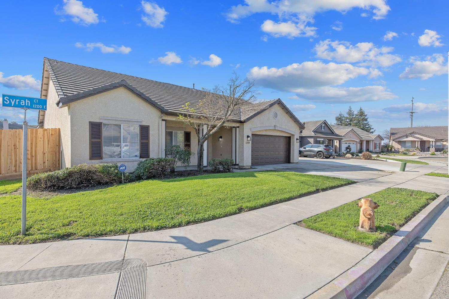 1159 Syrah Ct, Tulare, CA 93274