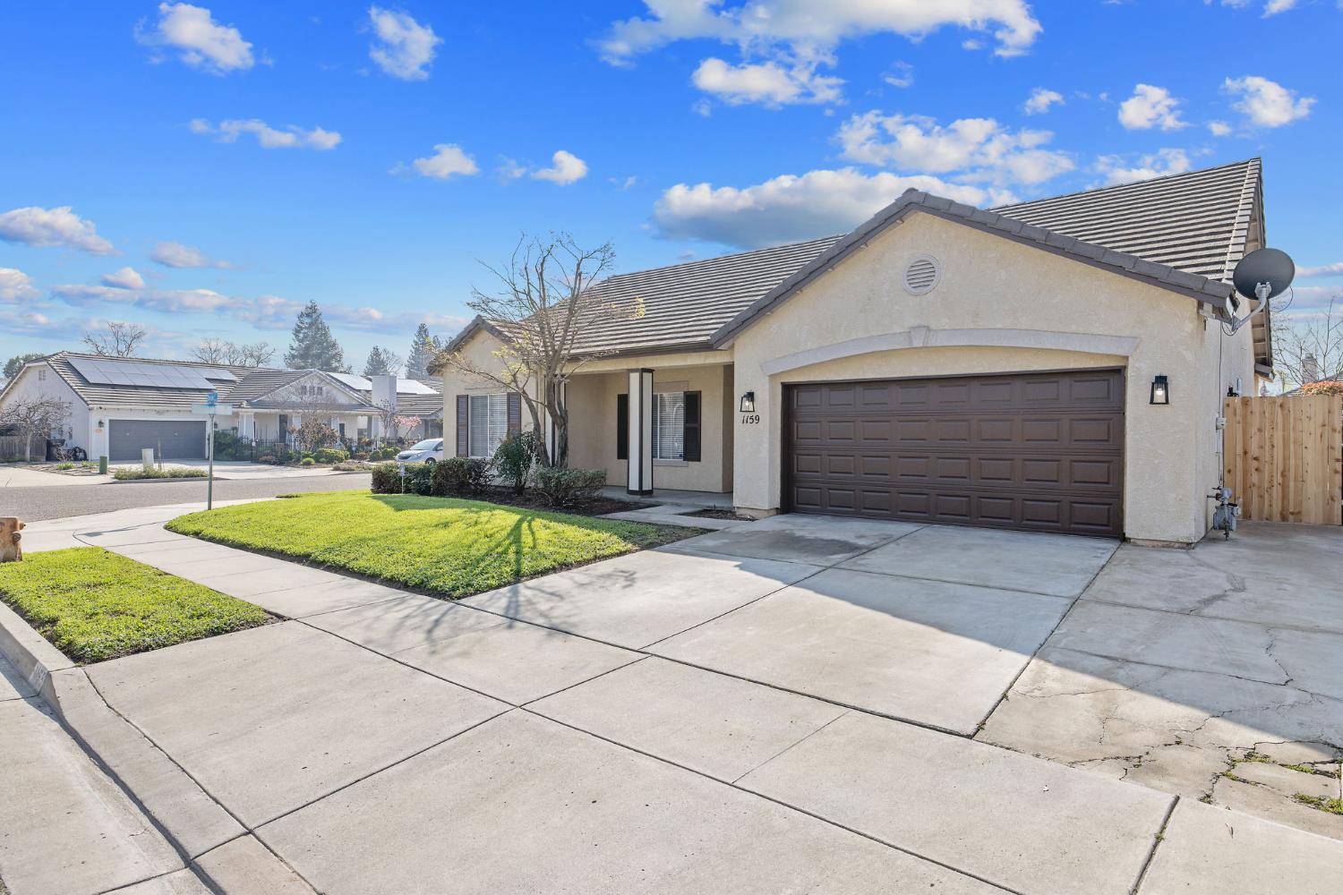 1159 Syrah Ct, Tulare, CA 93274