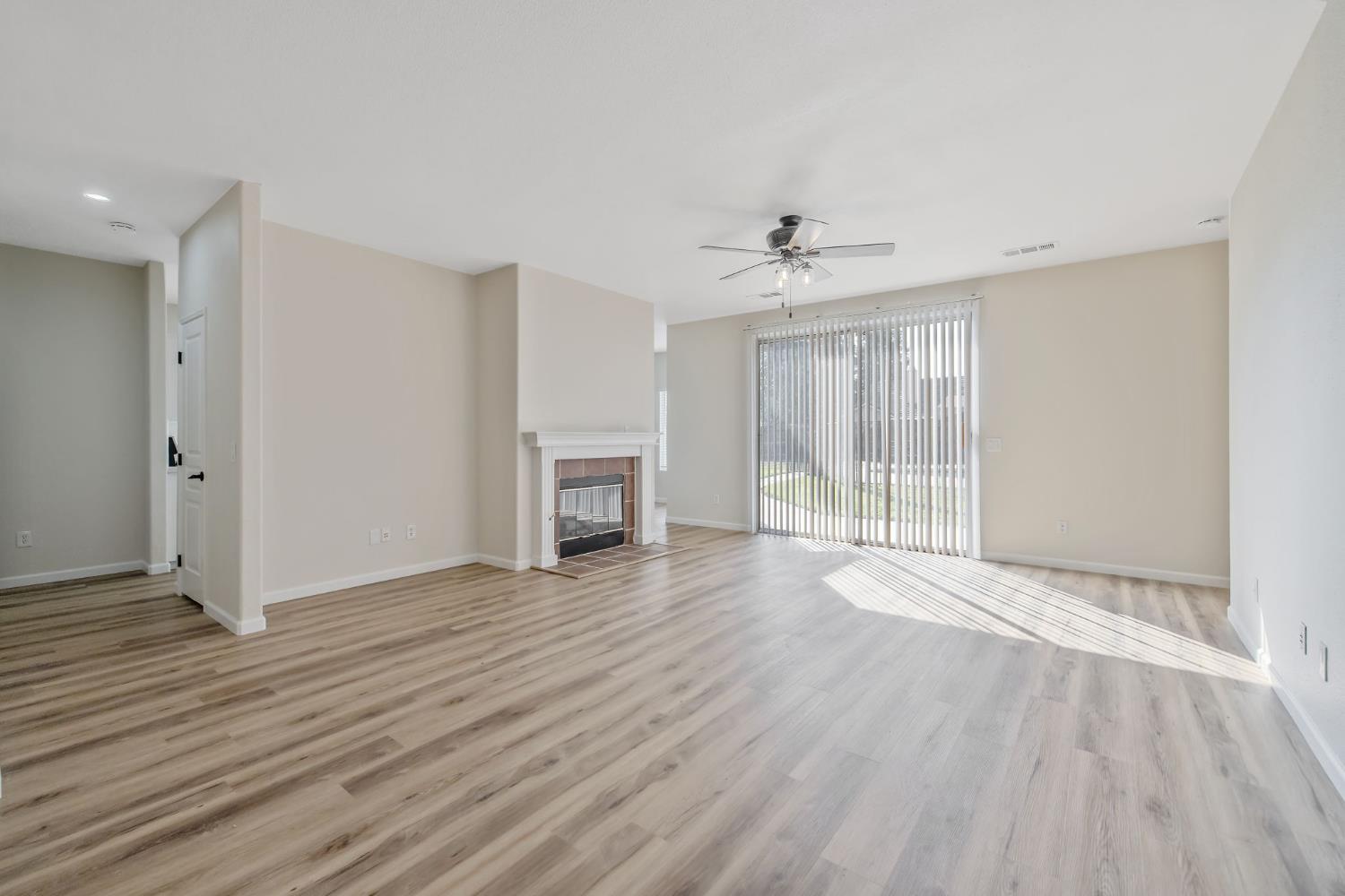 1159 Syrah Ct, Tulare, CA 93274