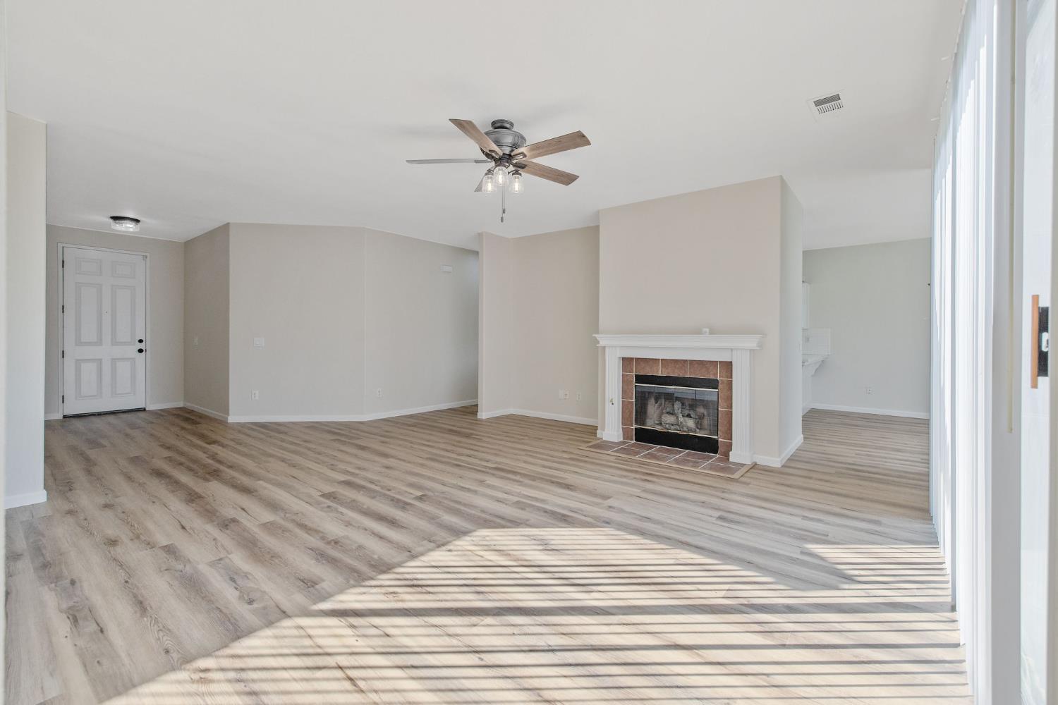 1159 Syrah Ct, Tulare, CA 93274