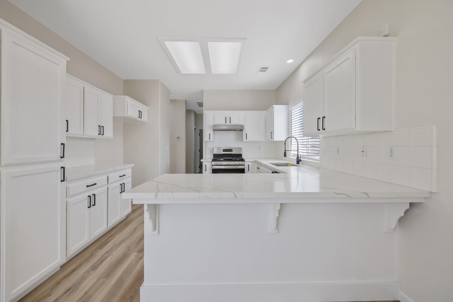 1159 Syrah Ct, Tulare, CA 93274