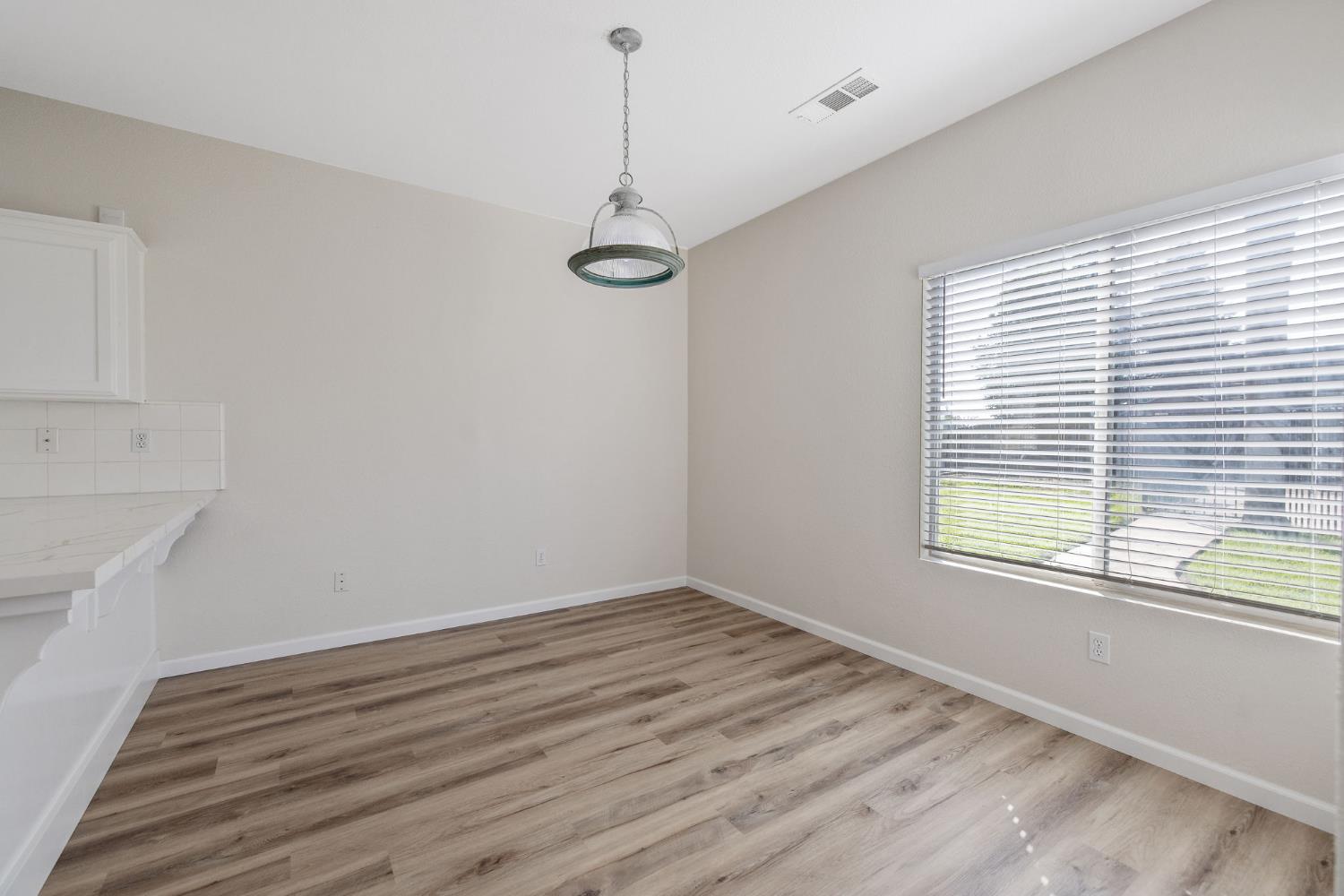 1159 Syrah Ct, Tulare, CA 93274