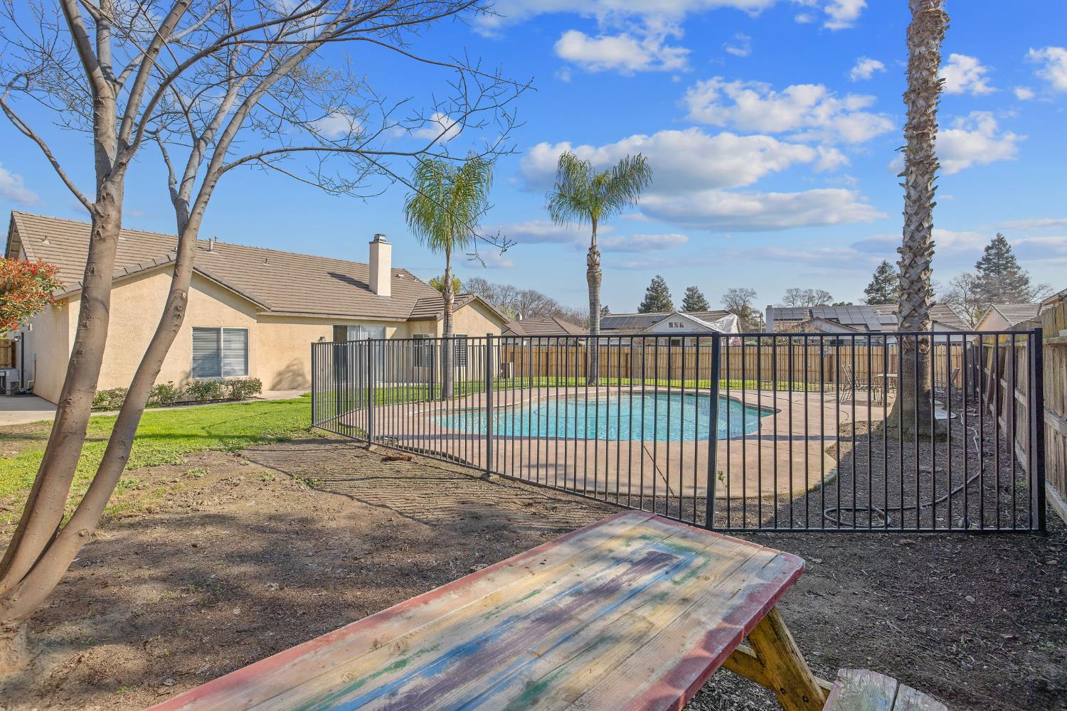 1159 Syrah Ct, Tulare, CA 93274