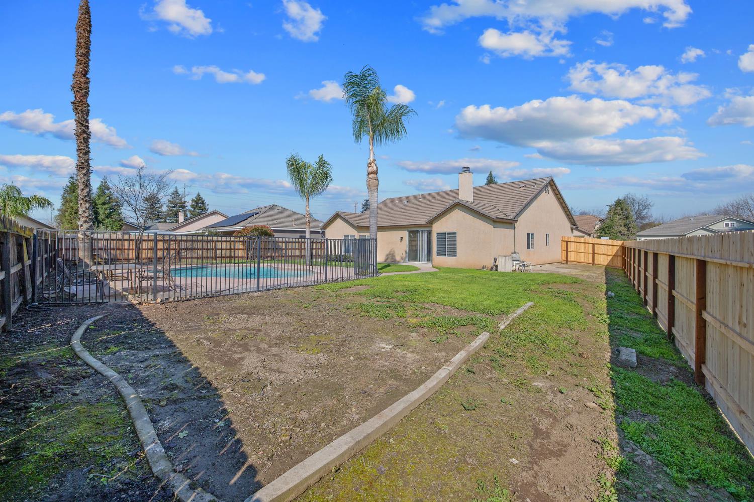 1159 Syrah Ct, Tulare, CA 93274
