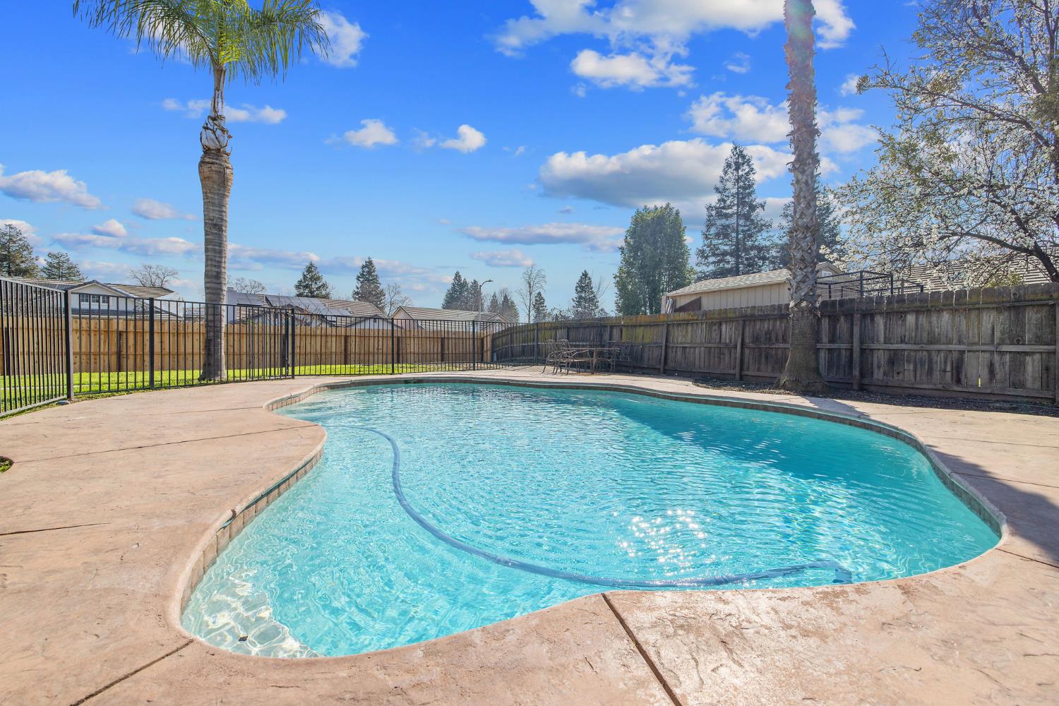 1159 Syrah Ct, Tulare, CA 93274