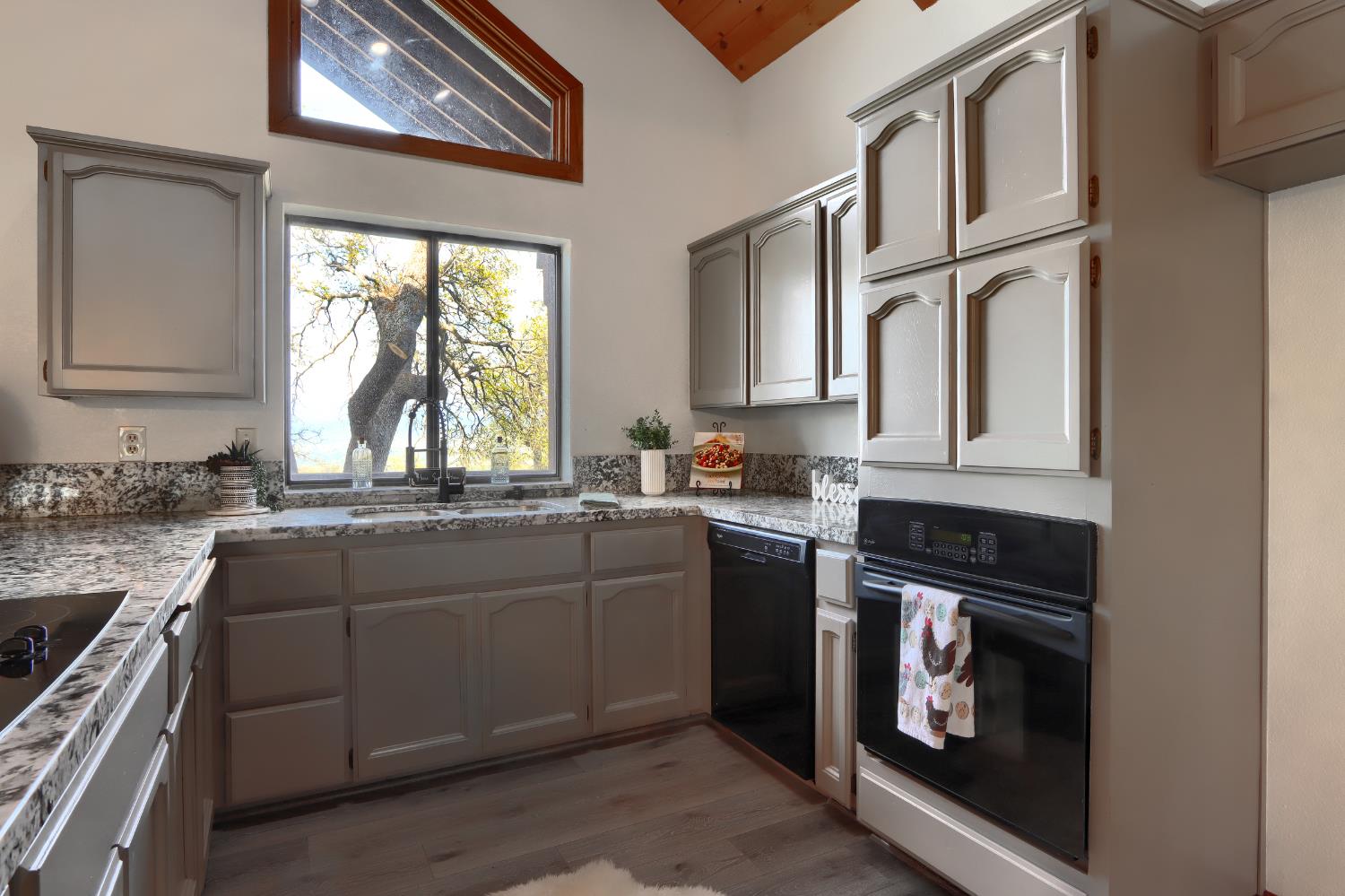 41345 Lilley Mountain Dr, Coarsegold, CA 93614