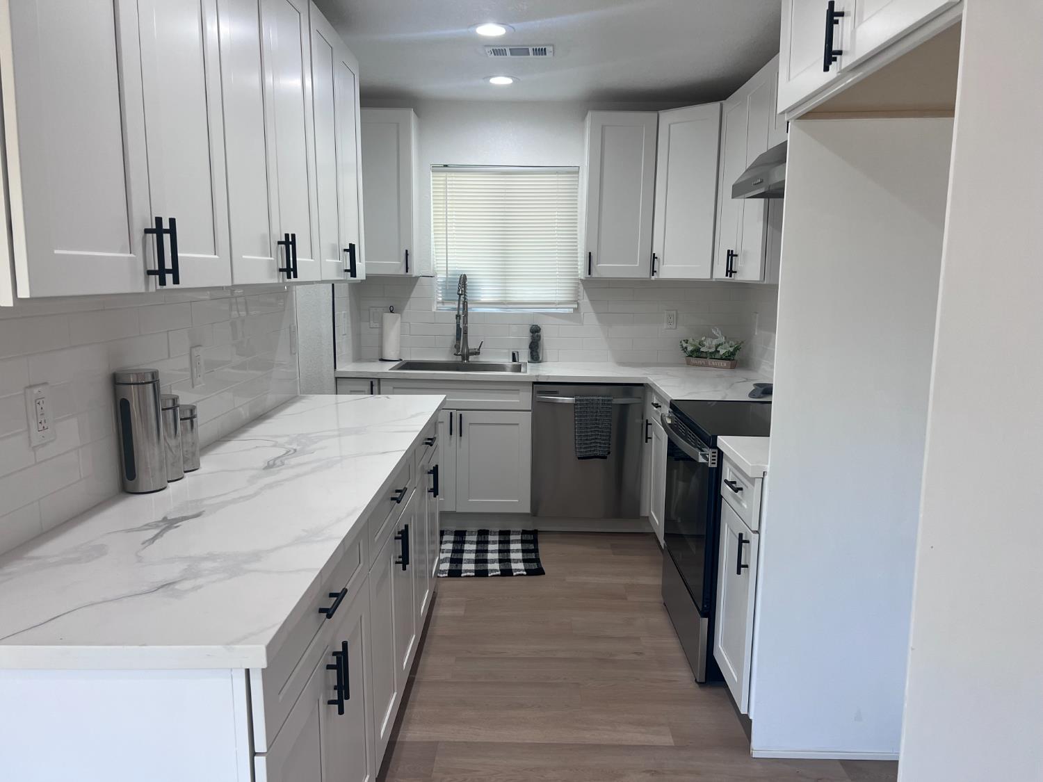 2952 E Gettysburg Ave, Fresno, CA 93726