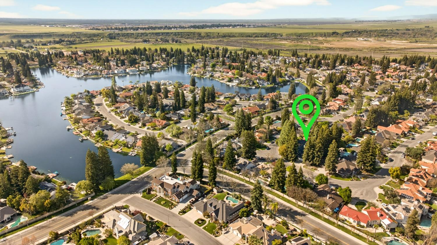 816 E Country View Cir, Fresno, CA 93730