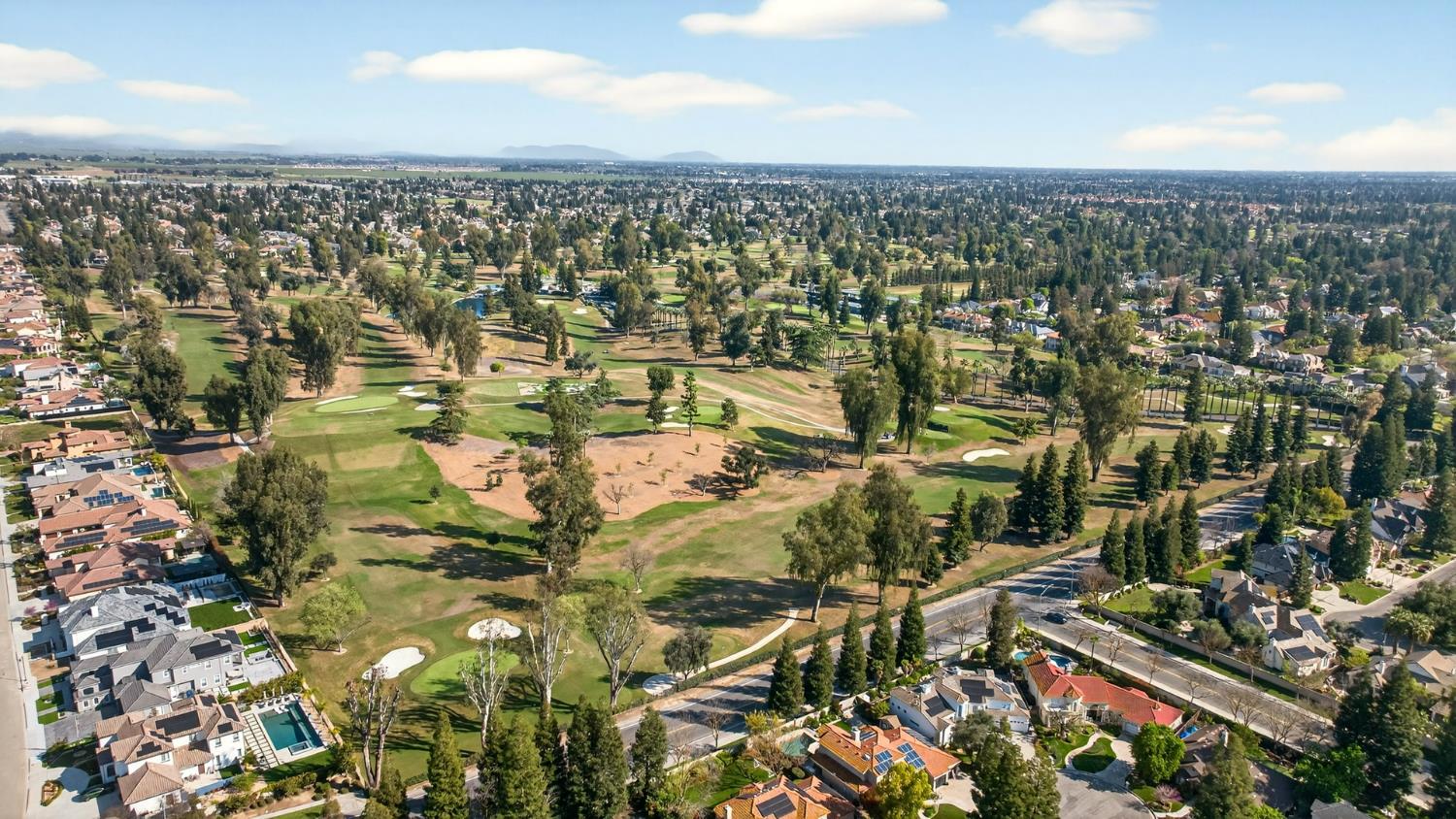 816 E Country View Cir, Fresno, CA 93730