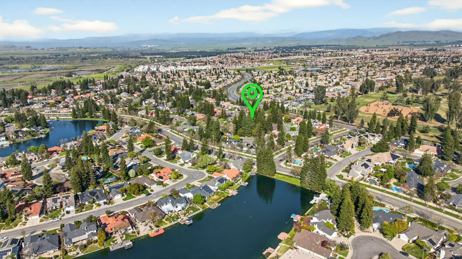 816 E Country View Cir, Fresno, CA 93730