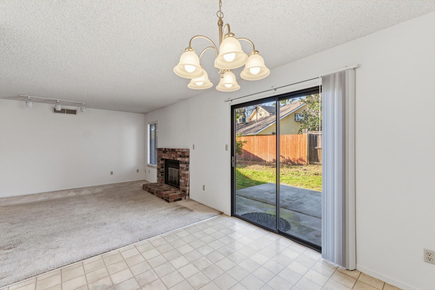 1345 Robinson Ave, Clovis, CA 93612