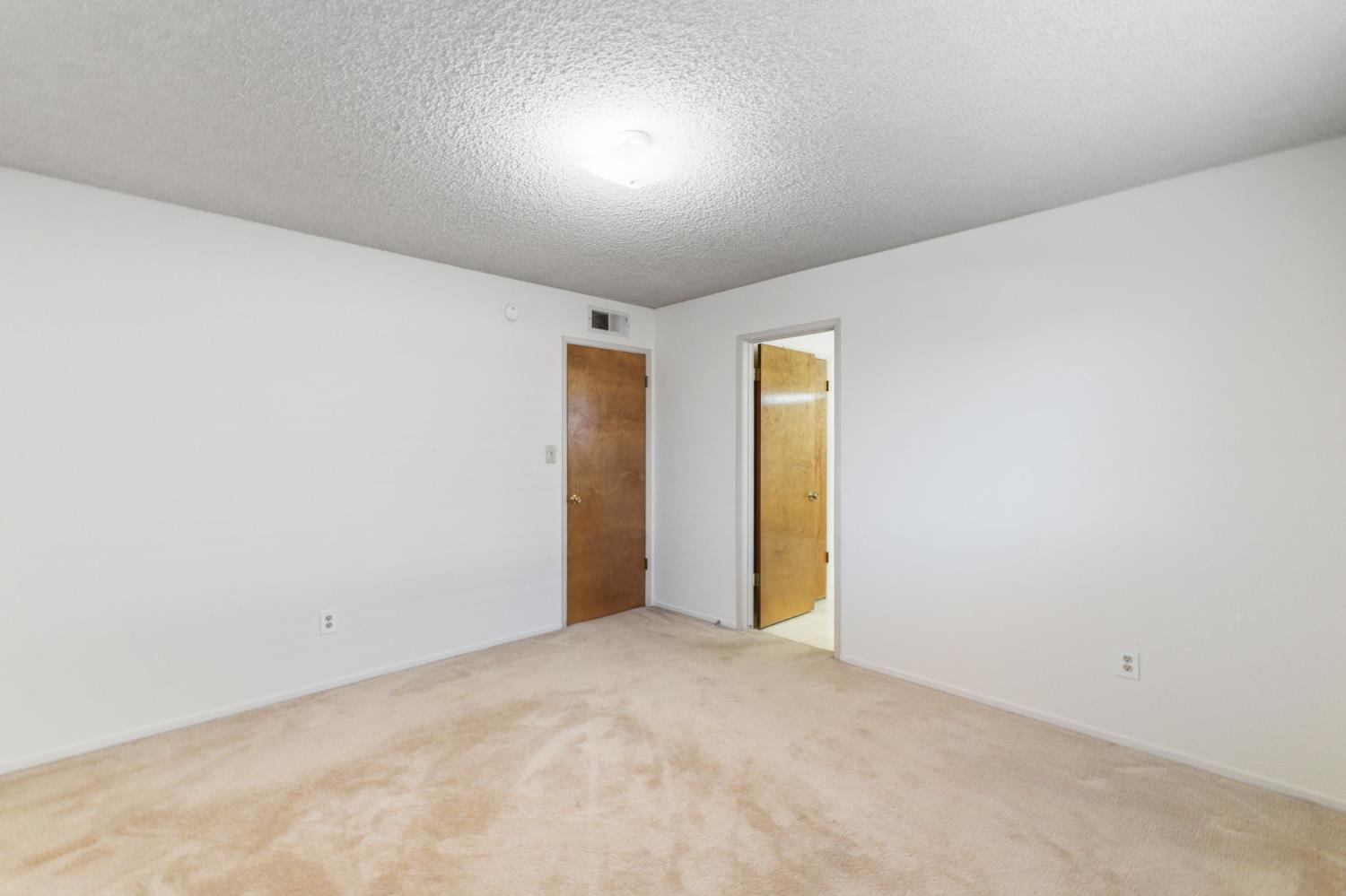 1345 Robinson Ave, Clovis, CA 93612