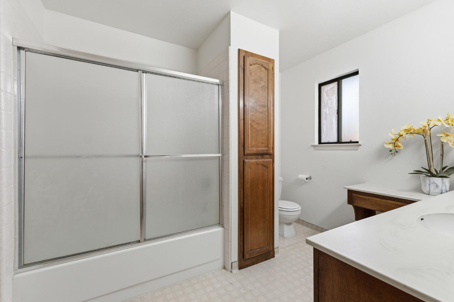 1345 Robinson Ave, Clovis, CA 93612