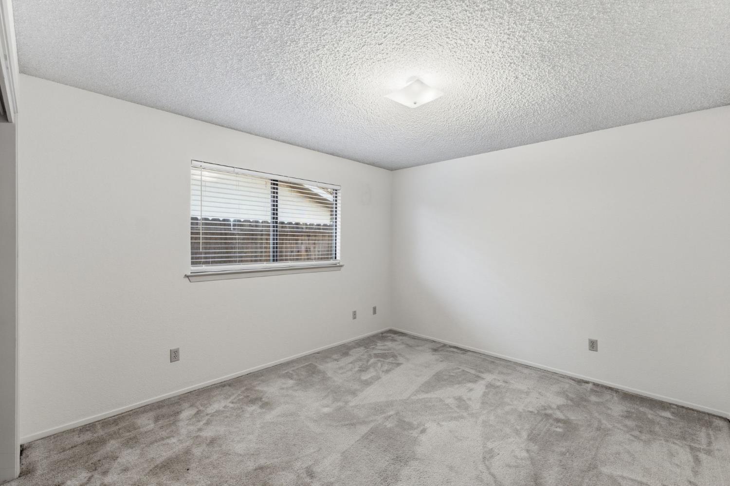 1345 Robinson Ave, Clovis, CA 93612