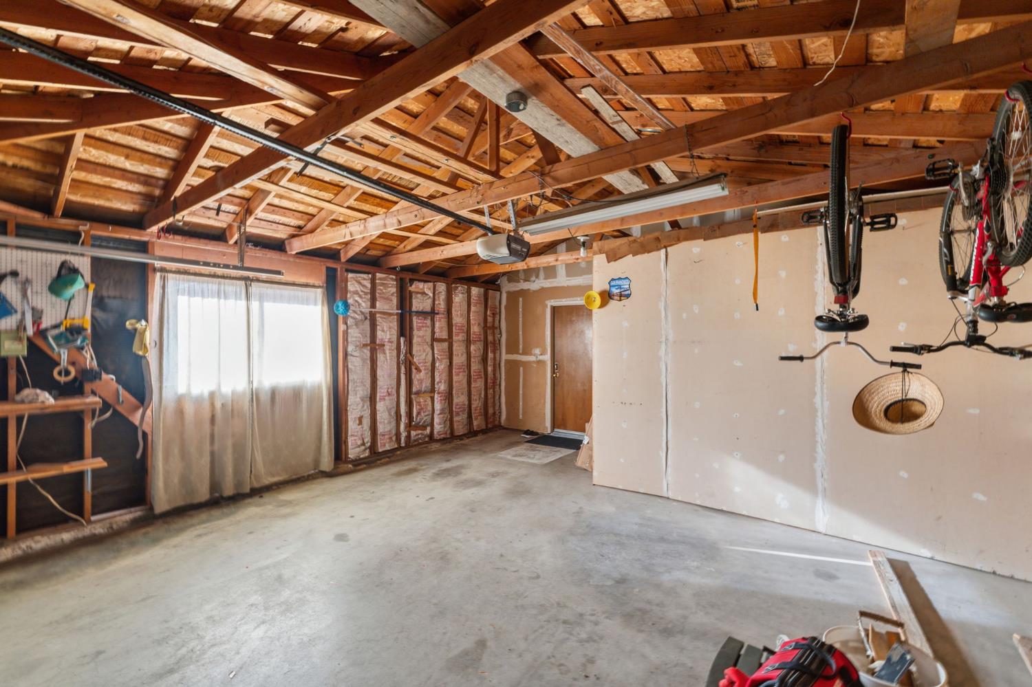 1345 Robinson Ave, Clovis, CA 93612