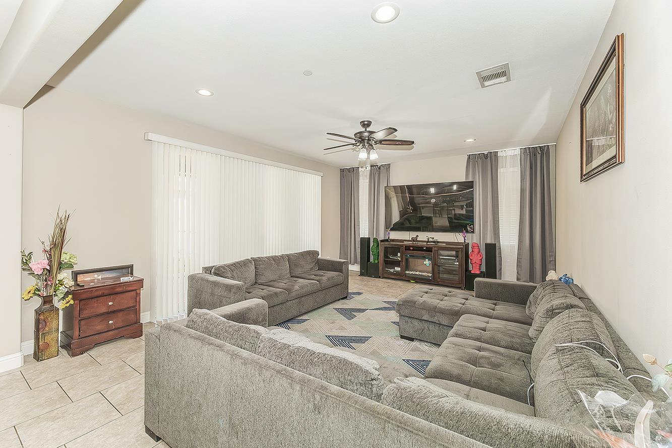 6326 W Donner Ave, Fresno, CA 93723