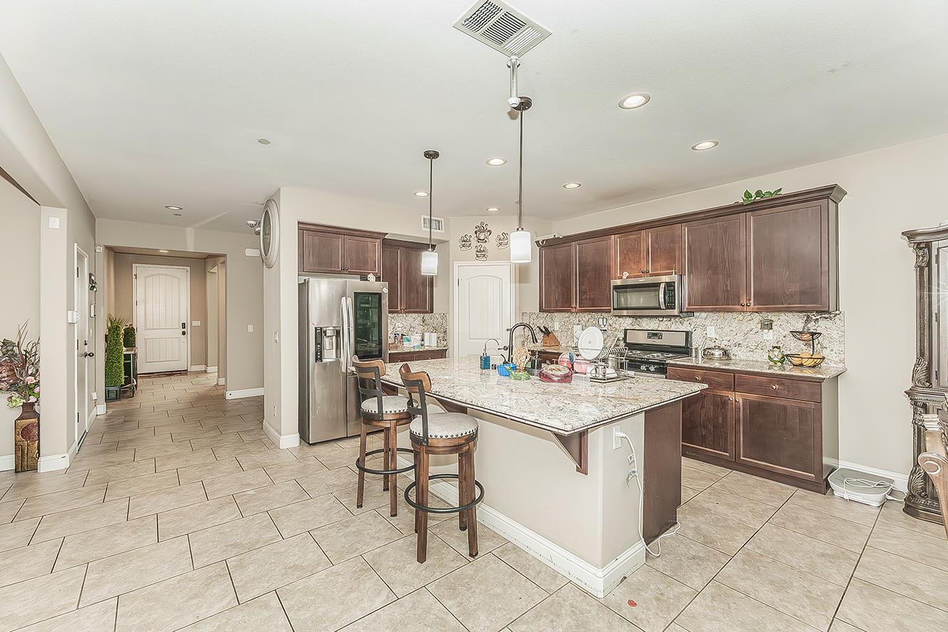 6326 W Donner Ave, Fresno, CA 93723