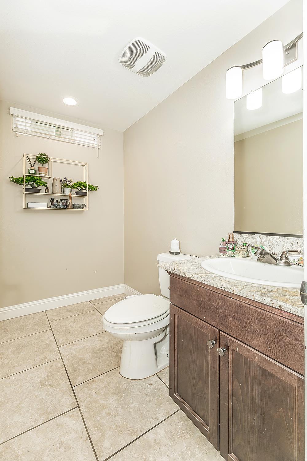 6326 W Donner Ave, Fresno, CA 93723