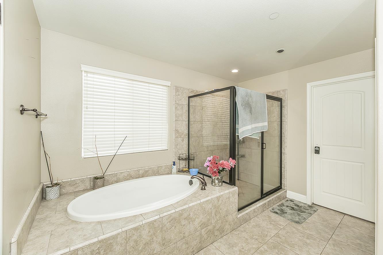 6326 W Donner Ave, Fresno, CA 93723