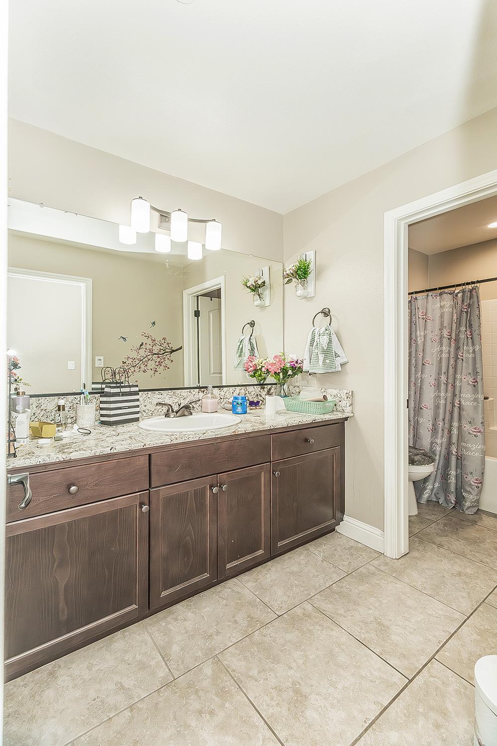 6326 W Donner Ave, Fresno, CA 93723