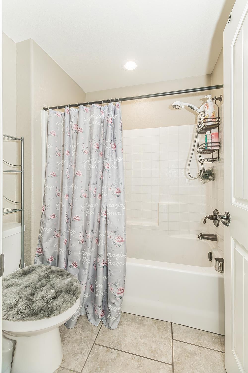 6326 W Donner Ave, Fresno, CA 93723