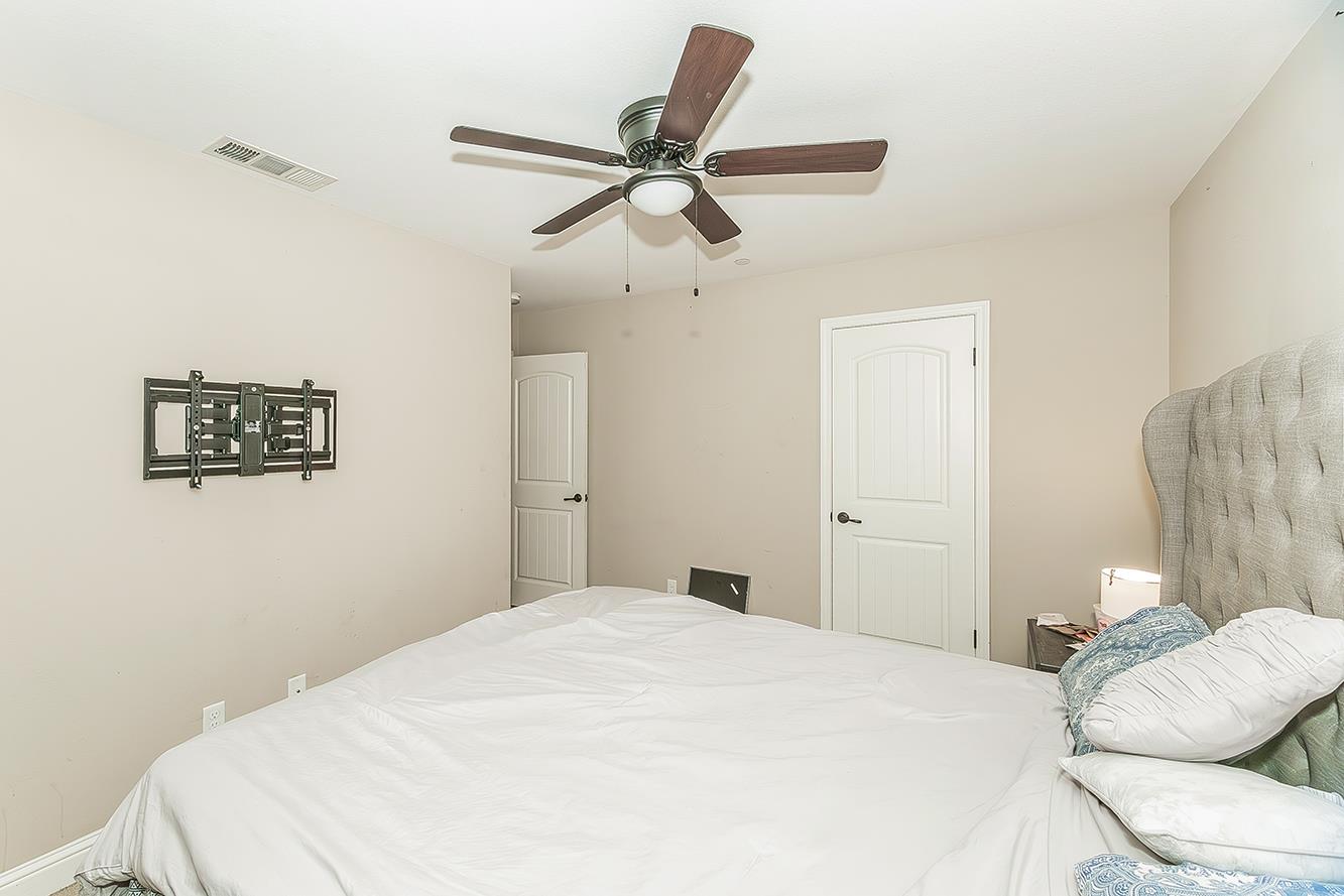 6326 W Donner Ave, Fresno, CA 93723