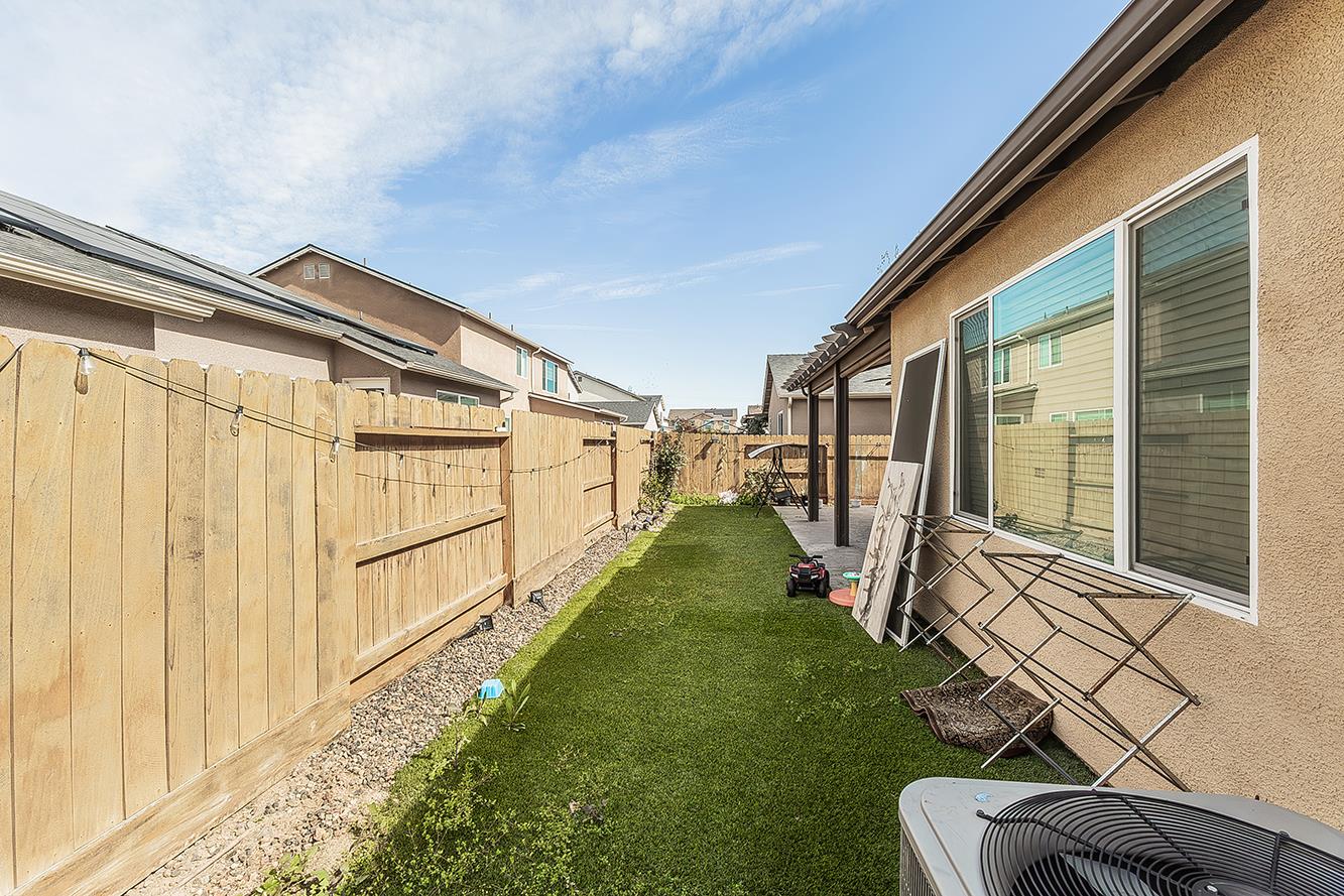 6326 W Donner Ave, Fresno, CA 93723