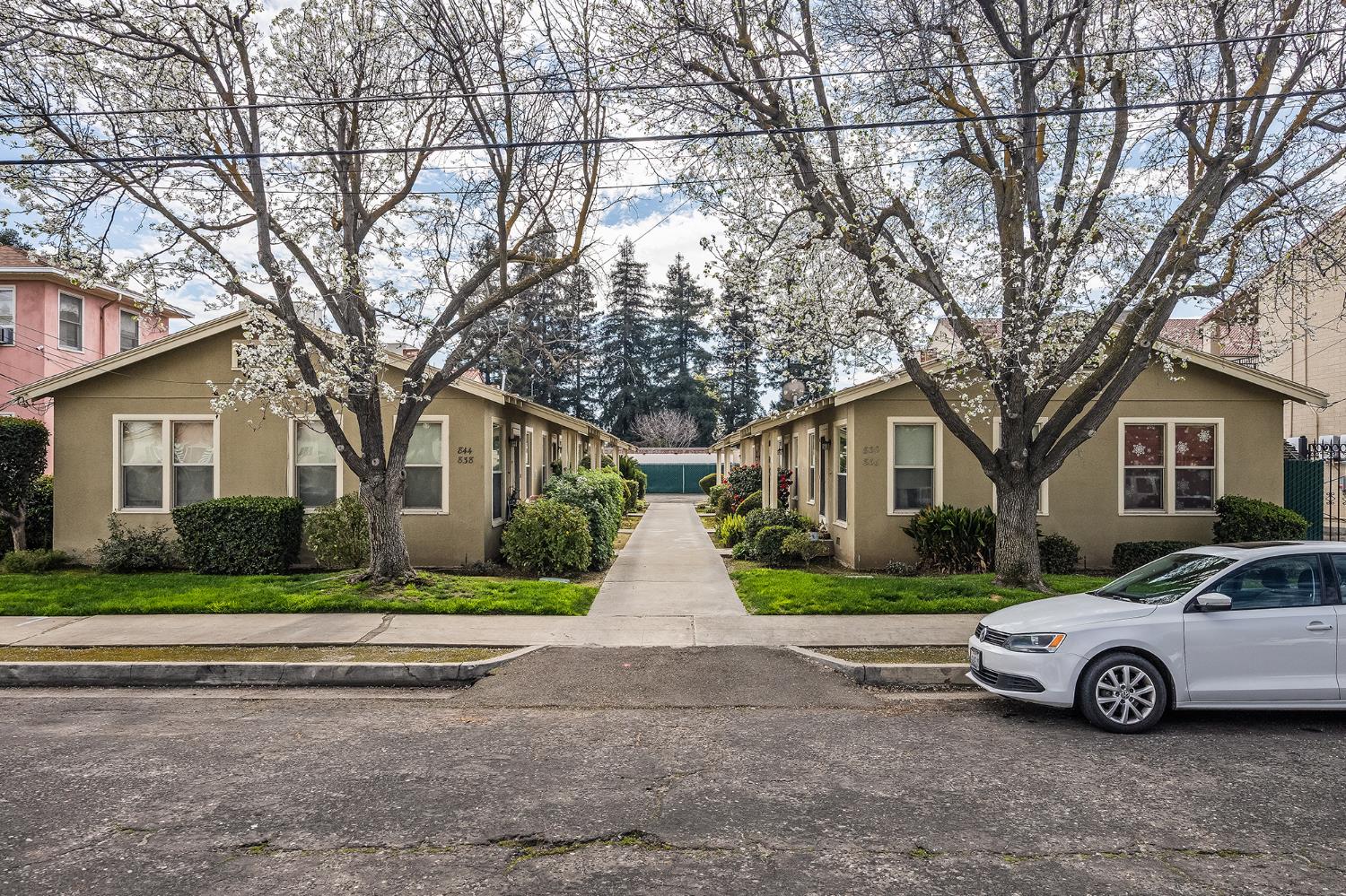 830 E Pine Ave, Fresno, CA 93728