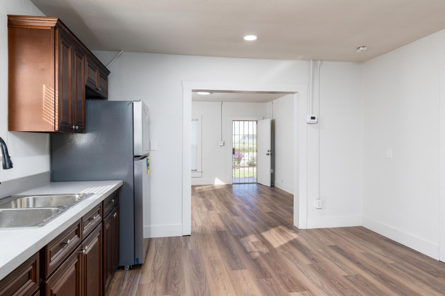 12283 E Dinuba Ave, Selma, CA 93662