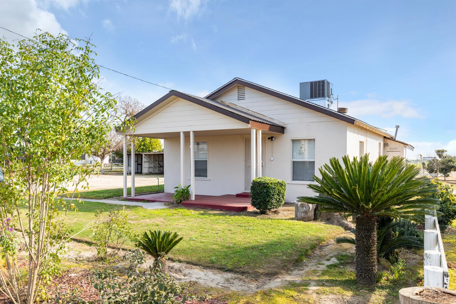 12283 E Dinuba Ave, Selma, CA 93662