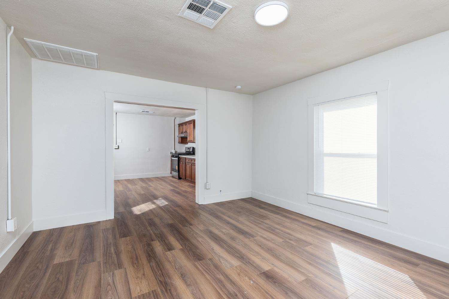 12283 E Dinuba Ave, Selma, CA 93662