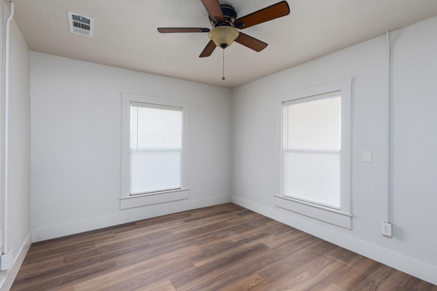 12283 E Dinuba Ave, Selma, CA 93662