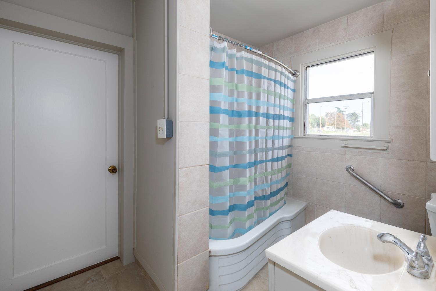 12283 E Dinuba Ave, Selma, CA 93662