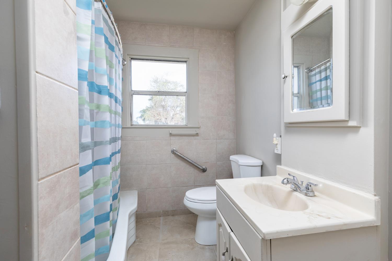 12283 E Dinuba Ave, Selma, CA 93662