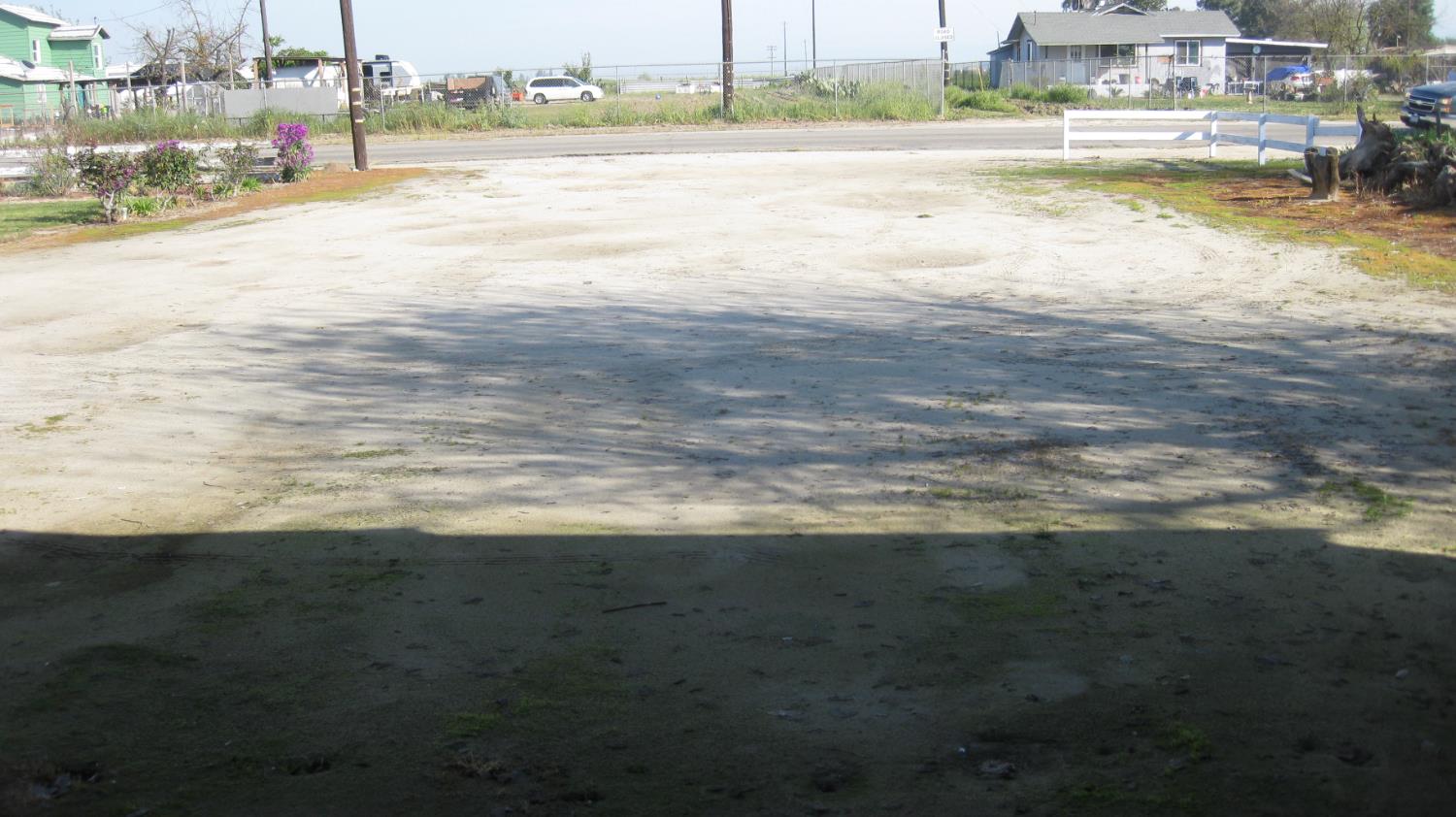 12283 E Dinuba Ave, Selma, CA 93662