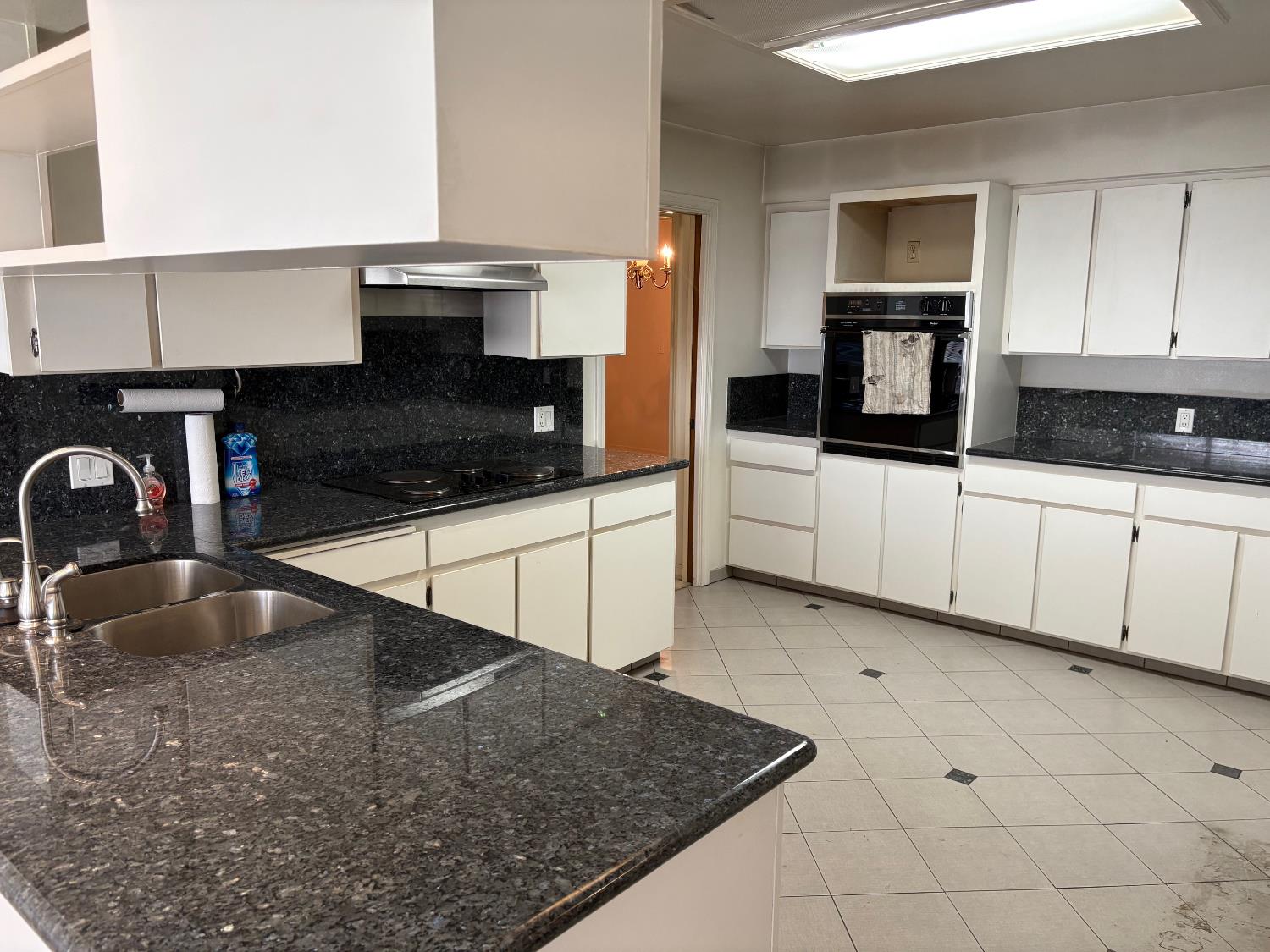 570 Timmy Ave, Clovis, CA 93612