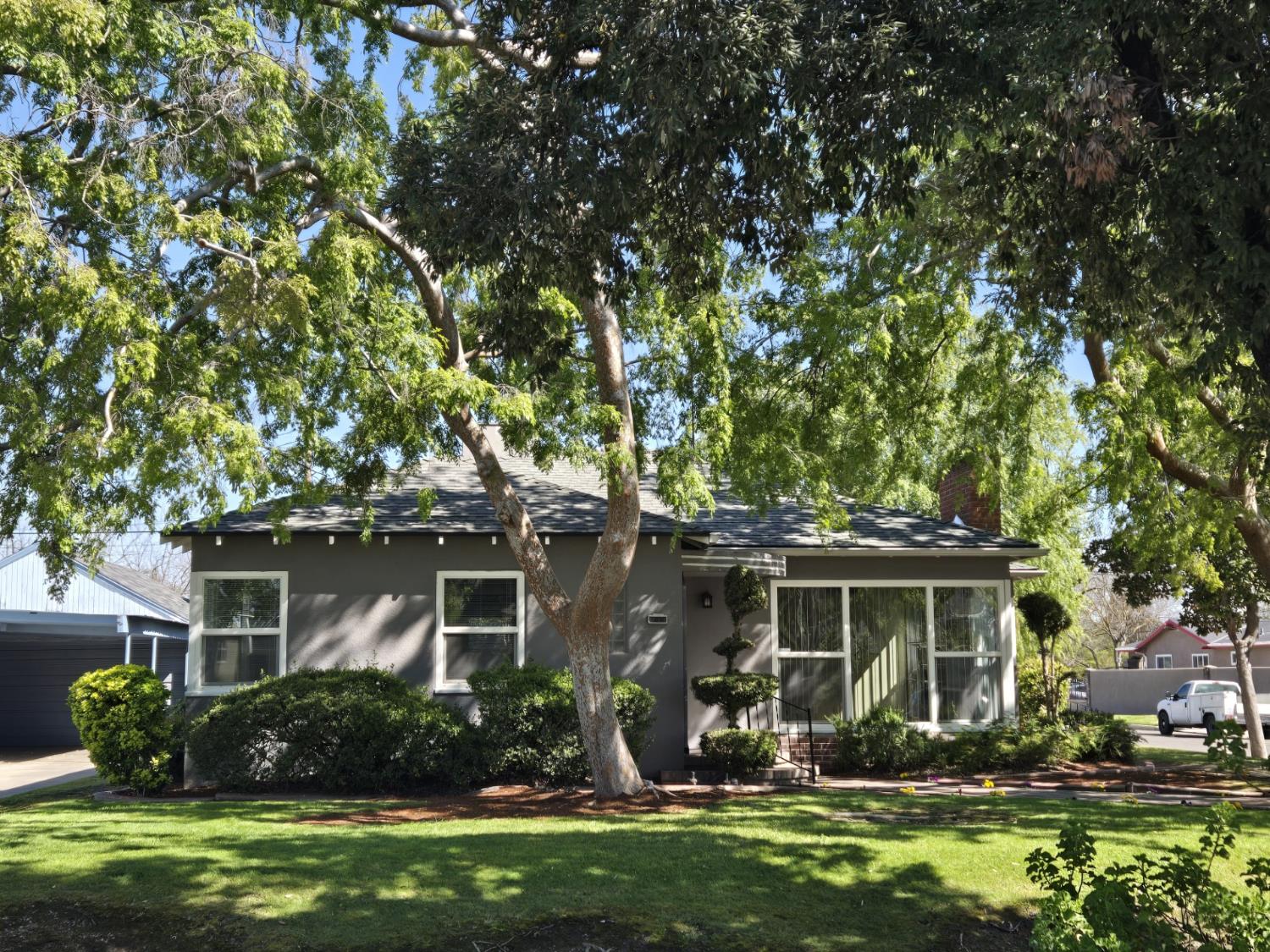 1406 N thorne Ave, Fresno, CA 93728