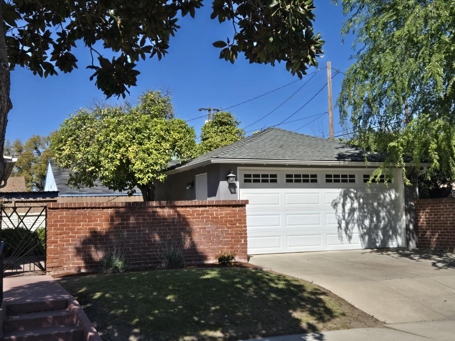 1406 N thorne Ave, Fresno, CA 93728