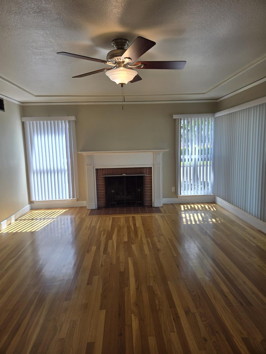 1406 N thorne Ave, Fresno, CA 93728