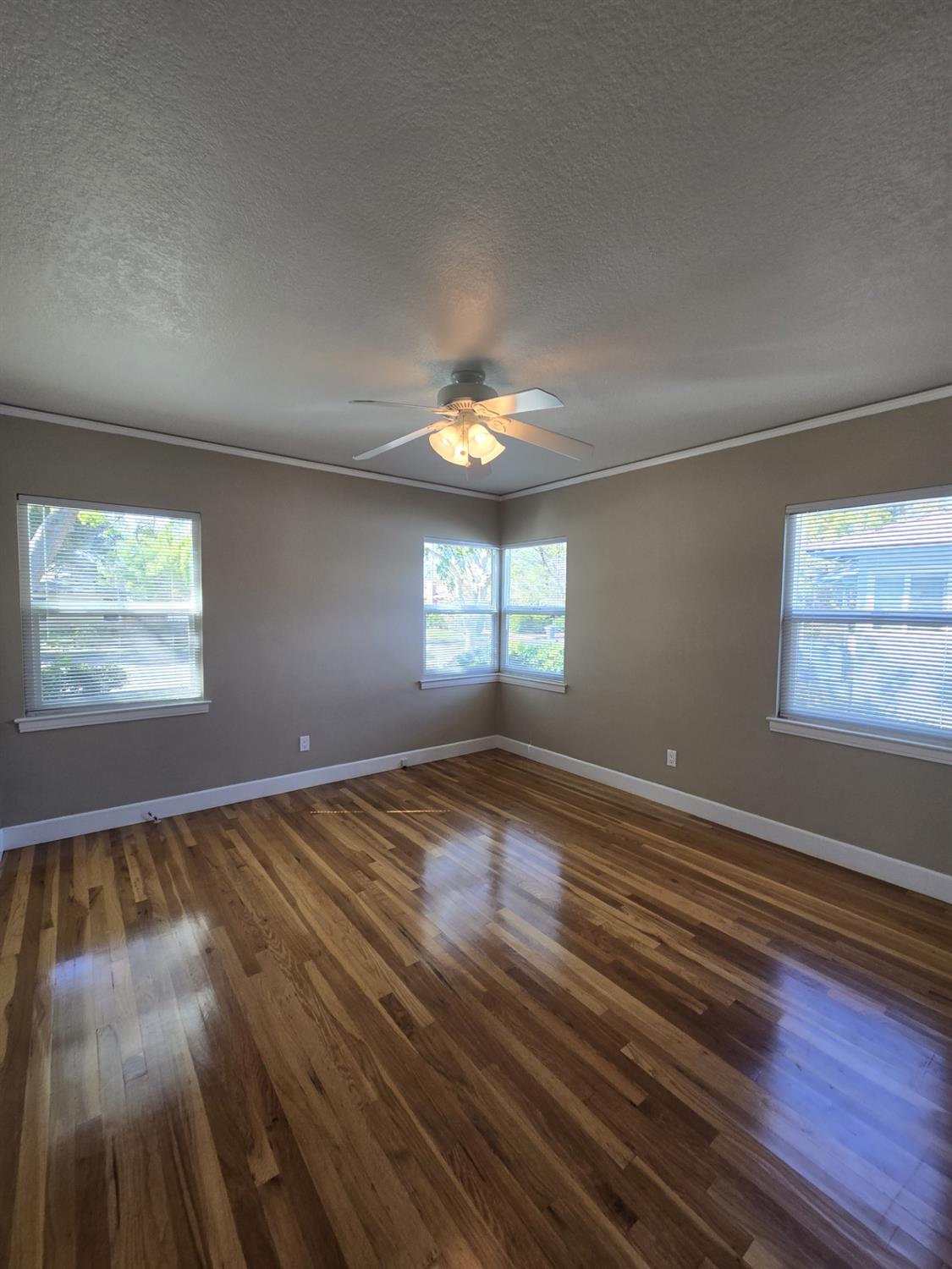 1406 N thorne Ave, Fresno, CA 93728