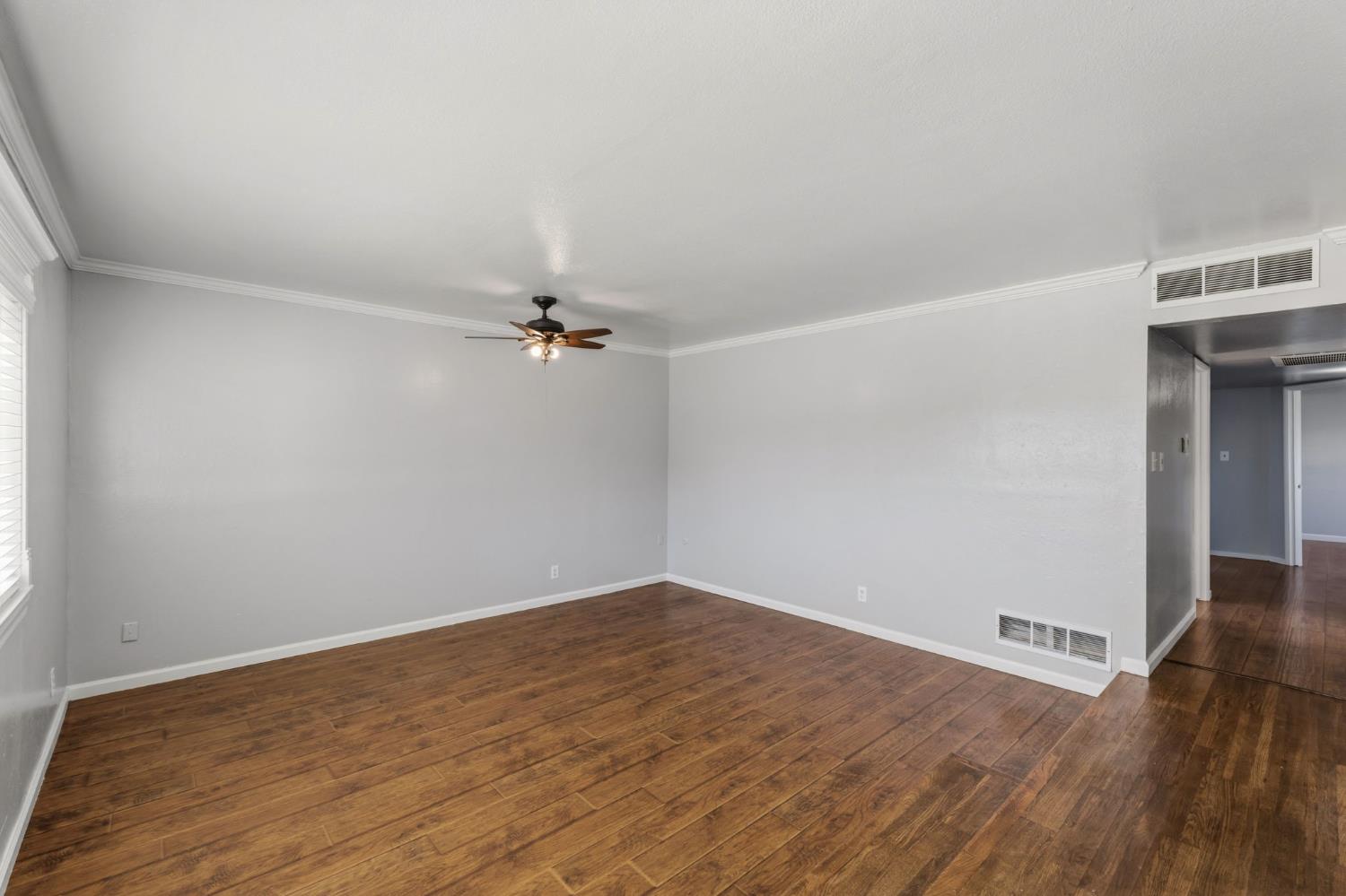 873 W Euclid Ave, Clovis, CA 93612