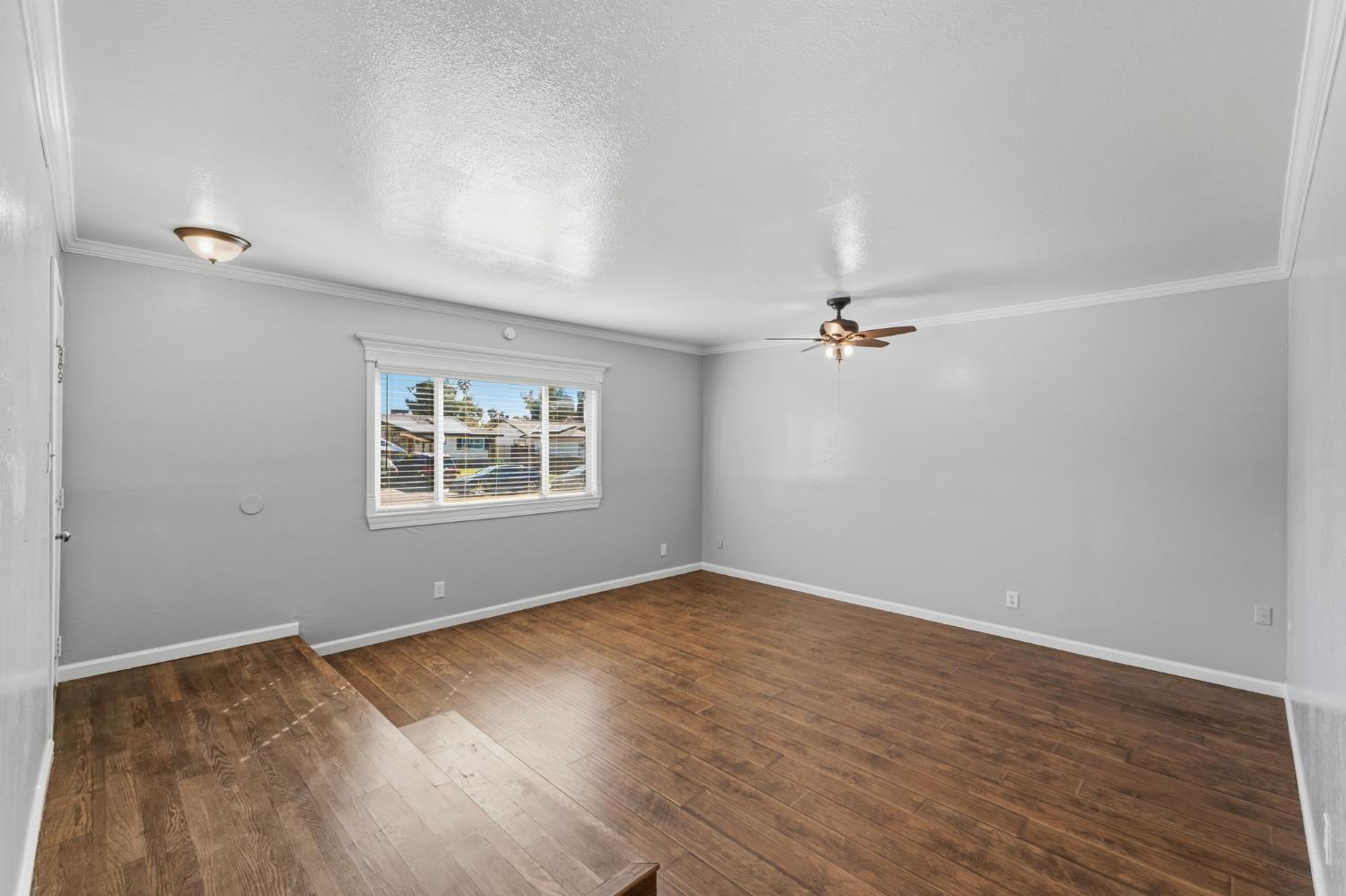 873 W Euclid Ave, Clovis, CA 93612