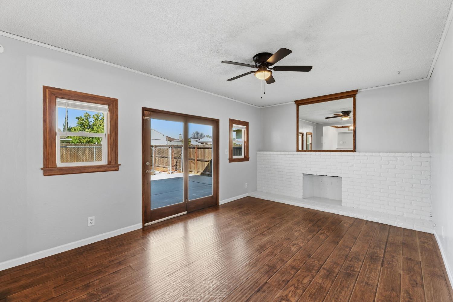 873 W Euclid Ave, Clovis, CA 93612