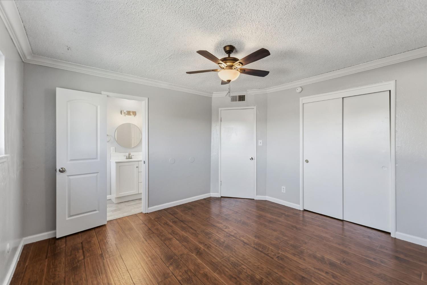 873 W Euclid Ave, Clovis, CA 93612